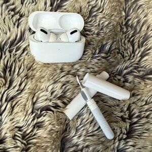 ❌ SOLD ❌ Apple AirPods Pro (1st generation) with a MagSafe Charging Case.